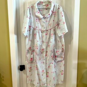 Vanity Fair Light Blue Floral Button-Front Housecoat with Pink Trim